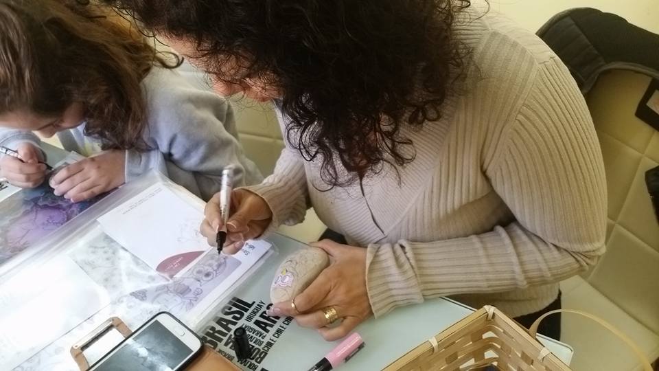 אם ובת צביעת אבנים2