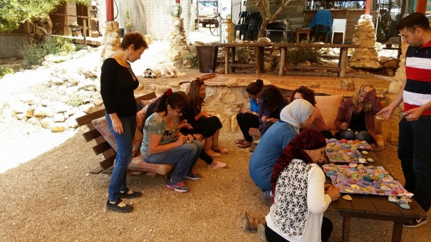 סדנת אבן זוהר לצוות עובדים סוציאלים וחגיגת יום הולדת בהר יללת התנים במדרונות הר שוקף בכרמל
