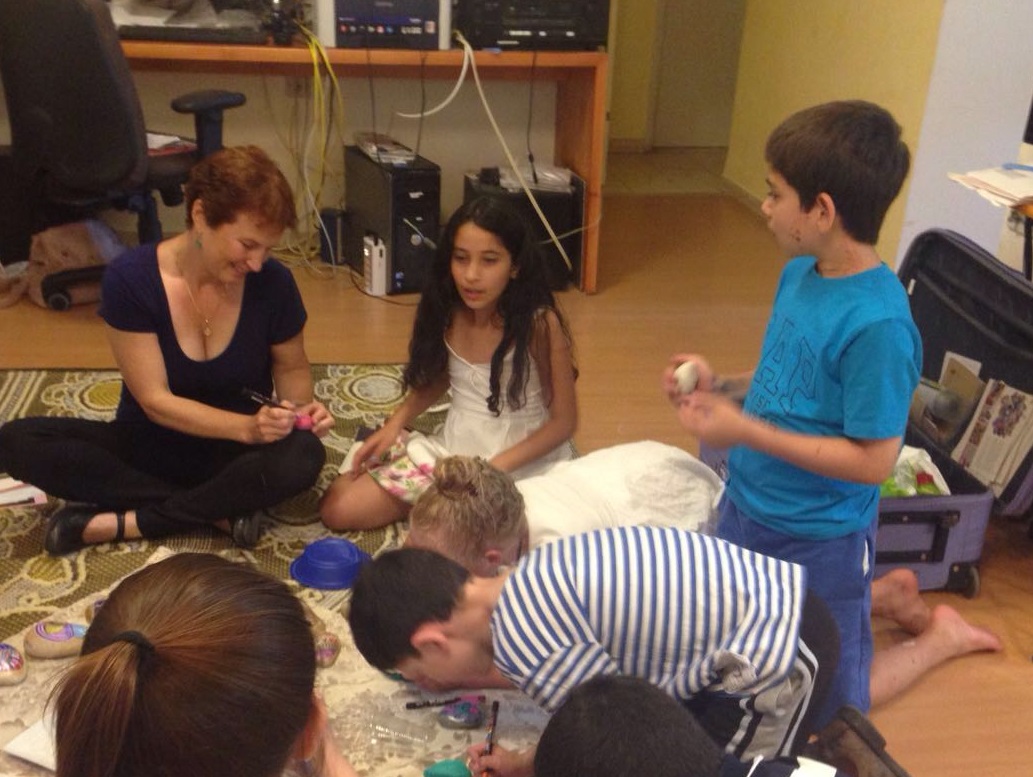 סדנת אבן זוהר לחגיגת יום הולדת 10 לנהר פינק